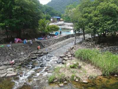 府中市 河佐峡へ行ってみた 川だけじゃなくウォータースライダーもある人気スポット 広島 岡山の公園book